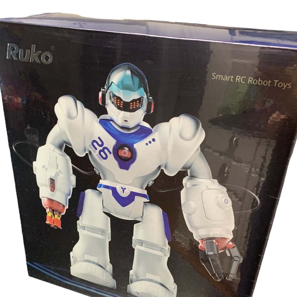 Ruko 7088 Smart Robots Large Programmable Interactive RC Robot - New In Box